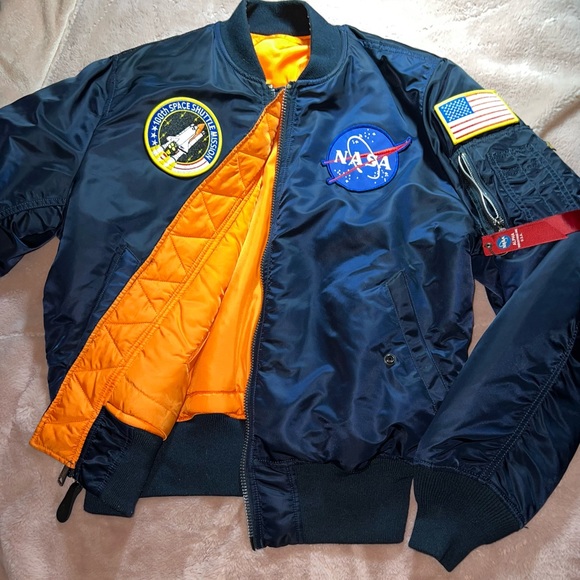 100th Space Shuttles Mission Patched Winter jacket - Picture 3 of 6